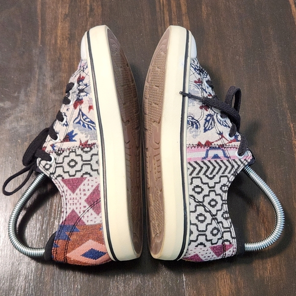 Keen Shoes Womens Size 6 Elsa IV Sneakers 1023158 Aztec Low Top Canvas Outdoor - Picture 5 of 8